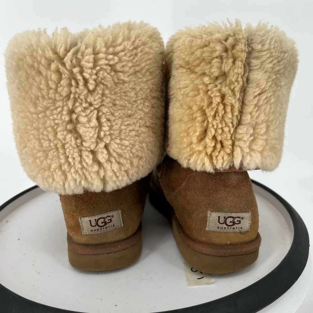UGG Australian Chestnut Boots S/N 5815 Leather Genuine‎ Sheepskin Classic